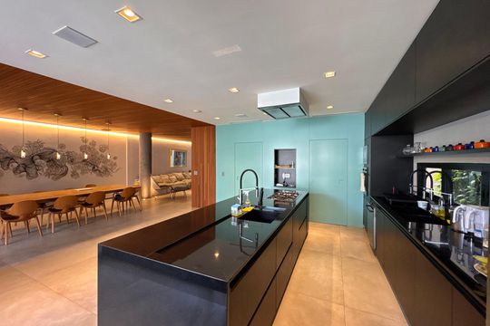 Cozinha de casa de condomínio à venda com 4 quartos, 407m² em Barra da Tijuca, Rio de Janeiro