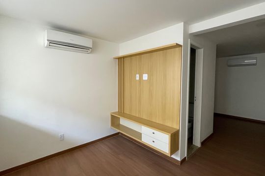 Sala de kitnet/studio à venda com 1 quarto, 30m² em Moneró, Rio de Janeiro