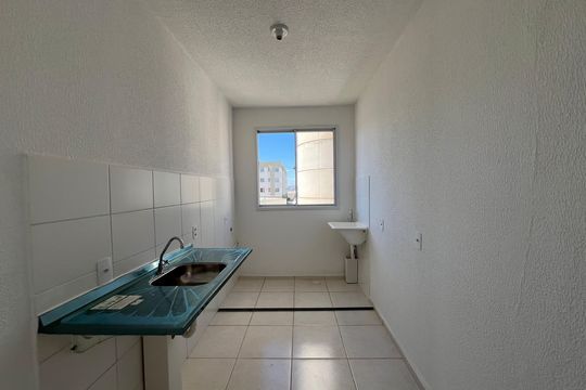 Cozinha de apartamento para alugar com 2 quartos, 48m² em Arvoredo Ii, Contagem