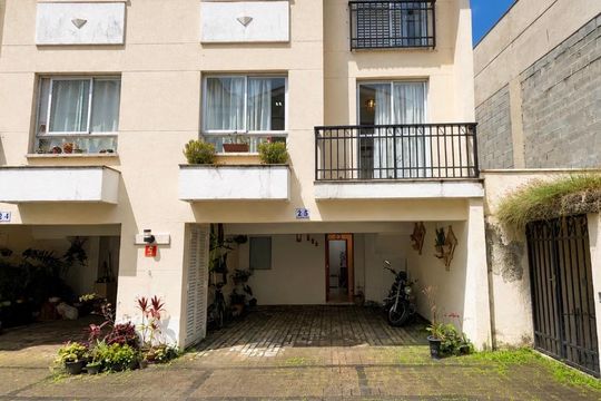 Fachada da casa de casa de condomínio à venda com 3 quartos, 163m² em Ferreira, São Paulo