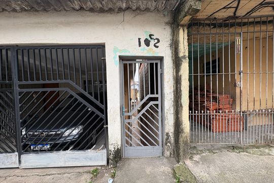 Fachada de casa para alugar com 1 quarto, 38m² em Jardim Ipanema (zona Leste), São Paulo