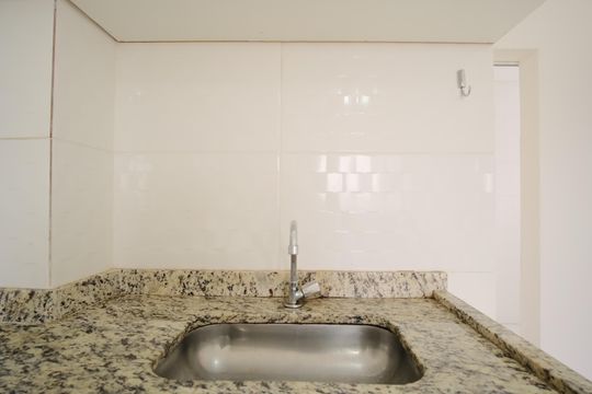 Cozinha de apartamento para alugar com 2 quartos, 36m² em Vila Carrão, São Paulo