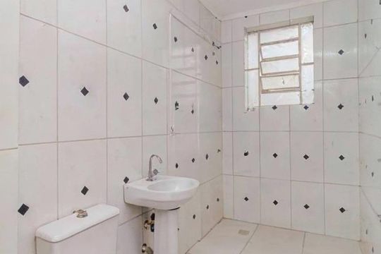 Banheiro de apartamento para alugar com 2 quartos, 73m² em Menino Deus, Porto Alegre