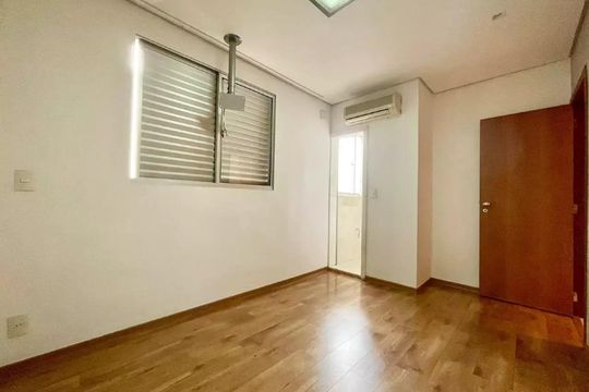 Suíte de apartamento para alugar com 2 quartos, 117m² em Castelo, Belo Horizonte