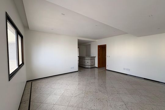 Apartamento à venda com 4 quartos, 305m² em Setor Bueno, Goiânia