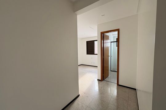 Apartamento à venda com 4 quartos, 305m² em Setor Bueno, Goiânia