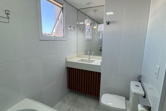 Banheiro de apartamento à venda com 2 quartos, 73m² em Ponte de Campinas, Jundiaí