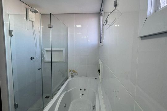 Banheiro de apartamento à venda com 2 quartos, 73m² em Ponte de Campinas, Jundiaí