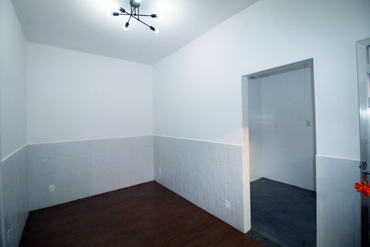 Sala de casa à venda com 2 quartos, 70m² em Ramos, Rio de Janeiro