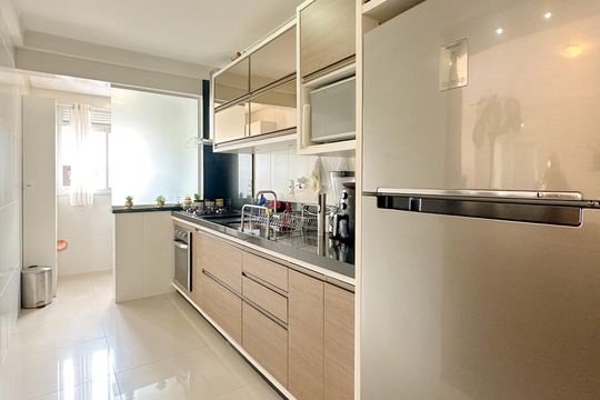 Cozinha de apartamento para alugar com 3 quartos, 92m² em Barreiros, São José