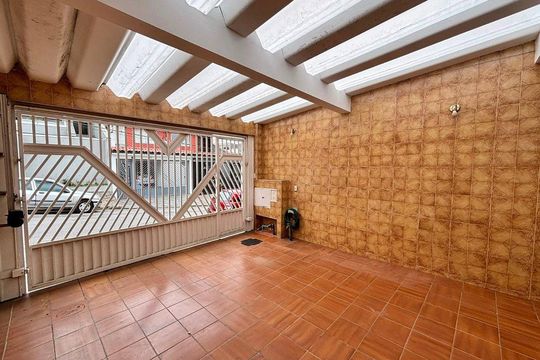 Garagem de casa à venda com 3 quartos, 197m² em Vila Guaraciaba, Santo André