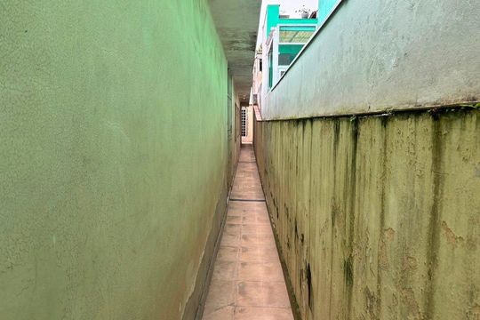 Corredor de casa à venda com 3 quartos, 197m² em Vila Guaraciaba, Santo André