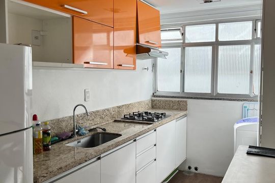 Cozinha de apartamento para alugar com 1 quarto, 55m² em Vila Ipiranga, Porto Alegre