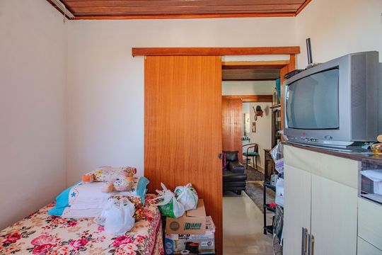 Quarto 2 de apartamento à venda com 3 quartos, 50m² em Rubem Berta, Porto Alegre