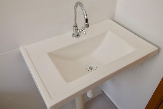 Banheiro - Detalhe de apartamento à venda com 2 quartos, 48m² em Bairro Alto, Curitiba