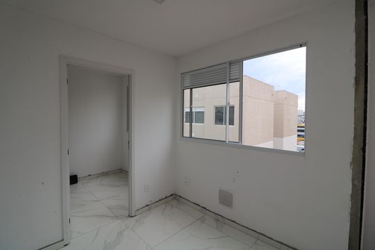 Sala de apartamento à venda com 2 quartos, 32m² em Quinta da Paineira, São Paulo