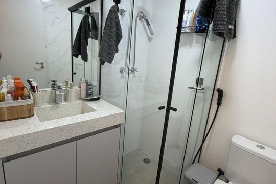 Banheiro de apartamento à venda com 1 quarto, 37m² em Butantã, São Paulo