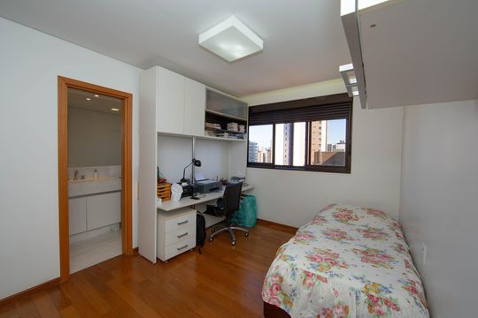 QUARTO2 de apartamento para alugar com 4 quartos, 278m² em Funcionários, Belo Horizonte