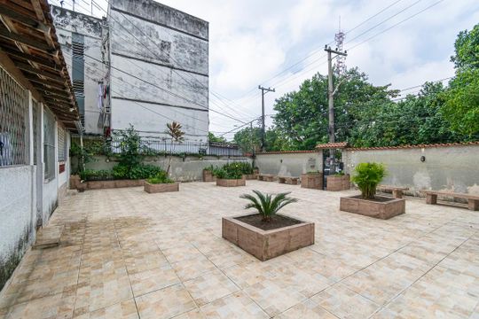 Área comum de acesso de apartamento à venda com 2 quartos, 48m² em Olaria, Rio de Janeiro