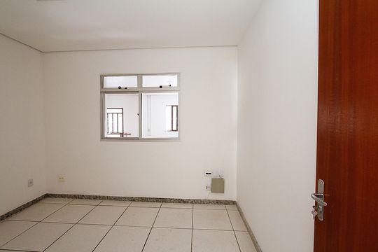 Quarto 3 de casa para alugar com 3 quartos, 473m² em Palmeiras, Belo Horizonte