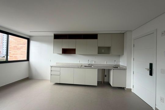 cozinha de apartamento à venda com 1 quarto, 40m² em Lourdes, Belo Horizonte