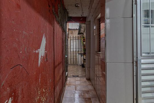 Corredor de casa à venda com 4 quartos, 110m² em Jardim Beatriz (zona Leste), São Paulo