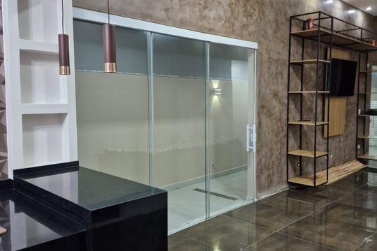 Sala de casa para alugar com 3 quartos, 180m² em Sabaúna, Mogi das Cruzes