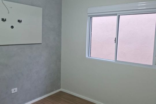 Quarto de casa para alugar com 3 quartos, 180m² em Sabaúna, Mogi das Cruzes