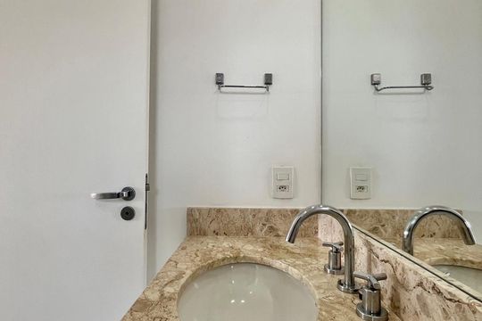 Banheiro da Suíte de apartamento para alugar com 2 quartos, 73m² em Fazenda Santa Cândida, Campinas