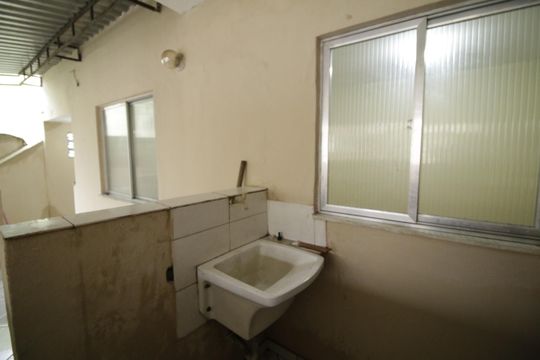 Área de Serviço de casa de condomínio para alugar com 2 quartos, 120m² em Taquara, Rio de Janeiro