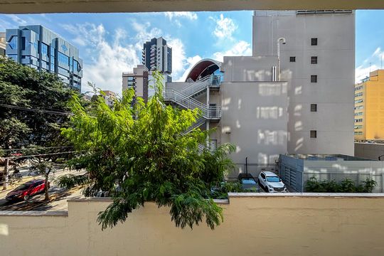 Vista da varanda da sala de apartamento para alugar com 1 quarto, 38m² em Pinheiros, São Paulo