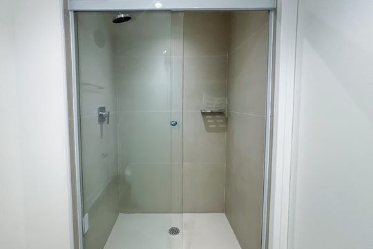 Banheiro de apartamento para alugar com 1 quarto, 38m² em Pinheiros, São Paulo