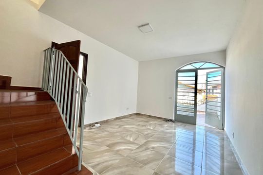 Casa à venda com 3 quartos, 113m² em Vila Santa Catarina, São Paulo