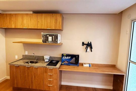 Cozinha de apartamento para alugar com 1 quarto, 27m² em Perdizes, São Paulo
