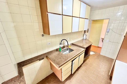 Cozinha de apartamento para alugar com 3 quartos, 70m² em Jardim das Laranjeiras, São Paulo