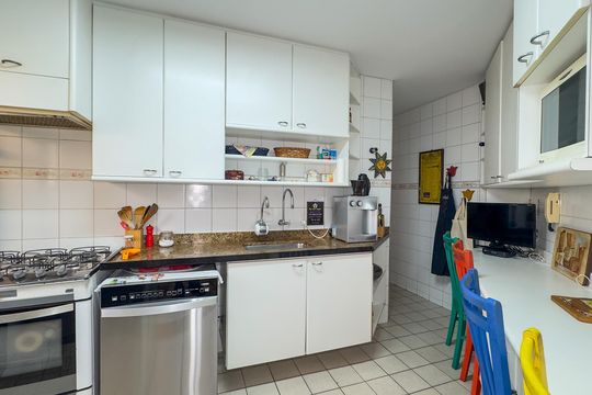 Cozinha de apartamento à venda com 3 quartos, 152m² em Campo Belo, São Paulo