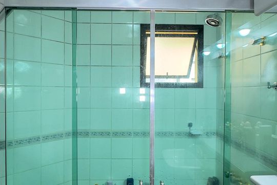 Banheiro da Suíte de apartamento à venda com 3 quartos, 152m² em Campo Belo, São Paulo