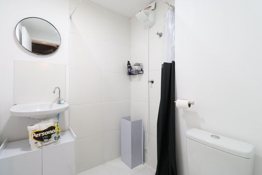 Banheiro de apartamento à venda com 1 quarto, 19m² em Água Branca, São Paulo