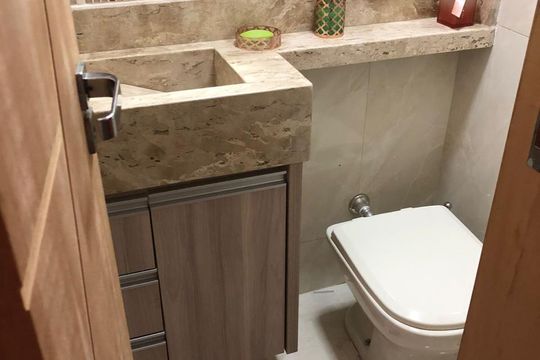 Banheiro de apartamento para alugar com 2 quartos, 76m² em Sumaré, São Paulo