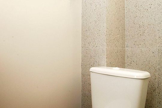 Banheiro de apartamento para alugar com 1 quarto, 25m² em Centro Histórico, Porto Alegre