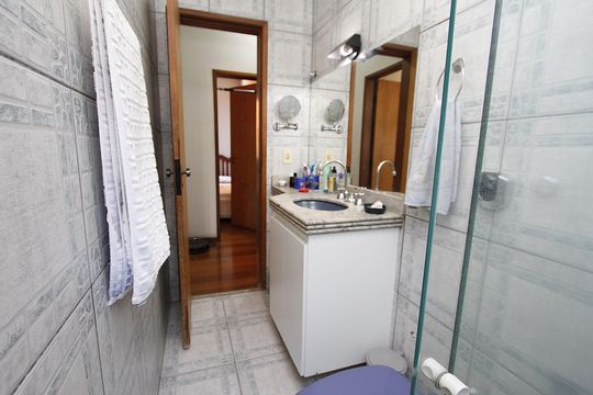 Banheiro Social de apartamento à venda com 3 quartos, 120m² em Carlos Prates, Belo Horizonte