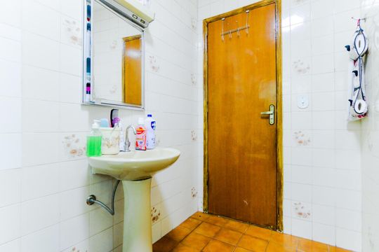 Banheiro de casa à venda com 4 quartos, 350m² em Jardim Divinolandia, Guarulhos