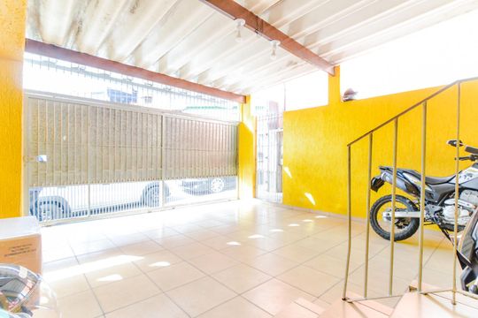 Garagem  de casa à venda com 4 quartos, 350m² em Jardim Divinolandia, Guarulhos