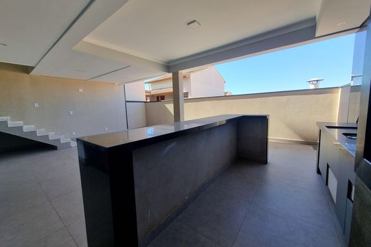 Casa de Condomínio à venda com 3 quartos, 200m² em Lenheiro, Valinhos