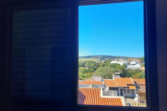 Vista de casa de condomínio à venda com 3 quartos, 200m² em Lenheiro, Valinhos