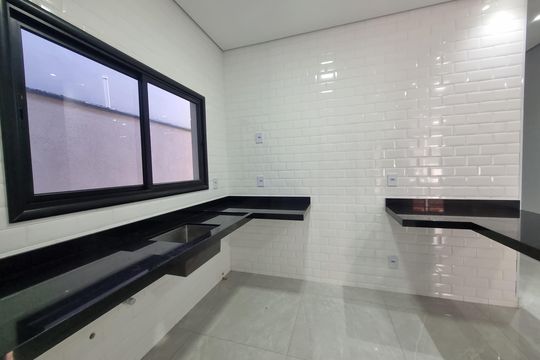 Cozinha de casa de condomínio à venda com 3 quartos, 200m² em Lenheiro, Valinhos