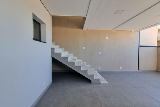 Casa de Condomínio à venda com 3 quartos, 200m² em Lenheiro, Valinhos