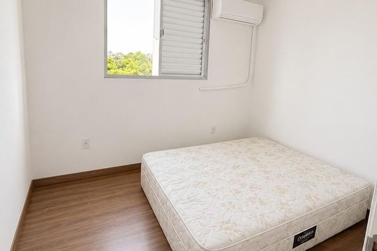 Quarto 2 de apartamento para alugar com 2 quartos, 47m² em Restinga, Porto Alegre