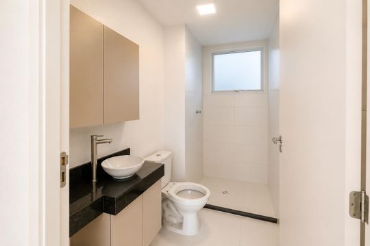 Banheiro de apartamento para alugar com 2 quartos, 47m² em Restinga, Porto Alegre