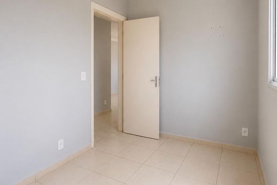Quarto de apartamento para alugar com 2 quartos, 47m² em Restinga, Porto Alegre